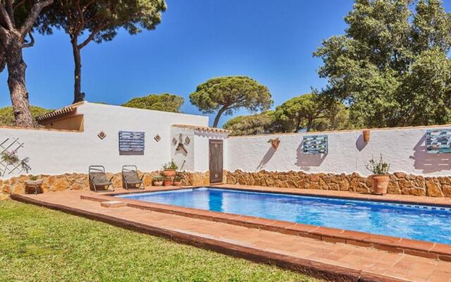 Villa Maymonis Chiclana de la Frontera by Ruralidays