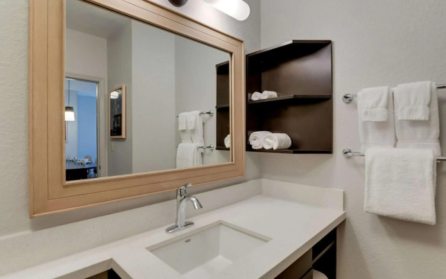 Sonesta Simply Suites Miami Airport Doral