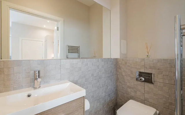 Modern 2BR Mews House