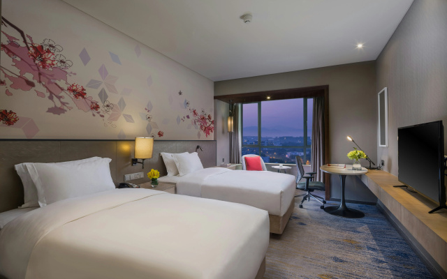 Hilton Garden Inn Zhongshan Guzhen – Guest Rooms – Zhongshan