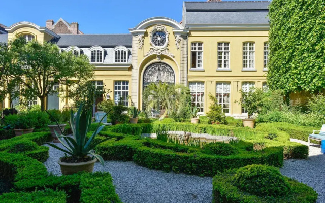 hotelImage