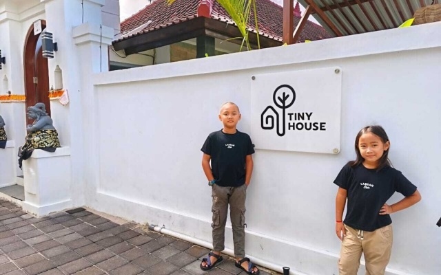 Green Cottage by ABM