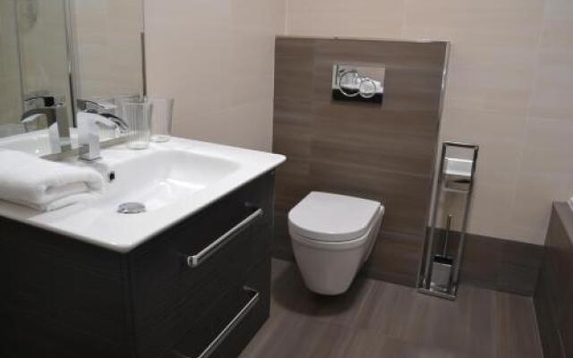 Luxury Modern Designed Oldtown Apartment