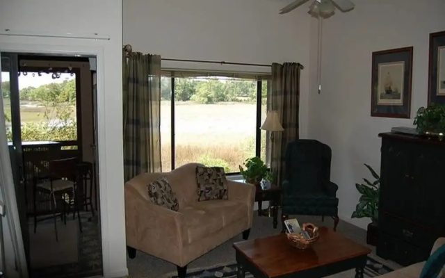 Heron Pointe F-20 - 2 Br Condo