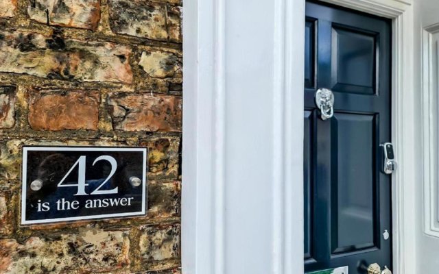 42 is the Answer - Stunning townhouse appearing on TV Best Holiday Home Show