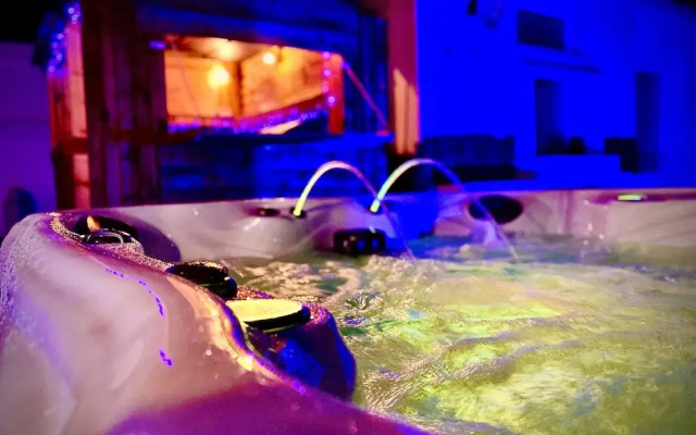 Captivating 4-bed Hot Tub House in Blackpool