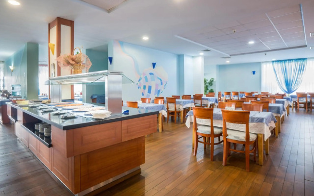 Perla Beach Hotel III