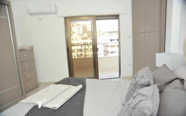 Amazing one Bedroom Apartment in Amman, Elwebdah 2