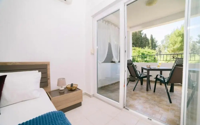Room in Studio - Studio With Balcony and Sea View
