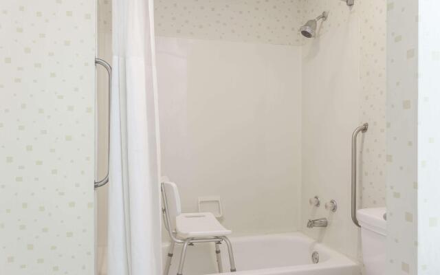 Travelodge by Wyndham Seymour