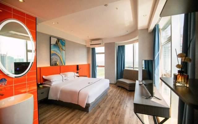 May Yunshe Hotel (Zhumadian High-speed Railway West Station)