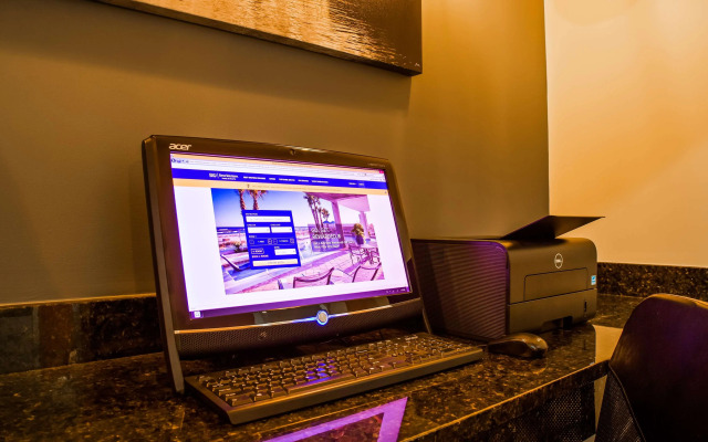 Best Western Plus Hannaford Inn & Suites