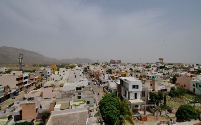 OYO 13860 Panchsheel Plaza