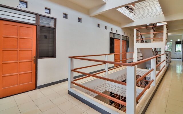 ZEN Rooms Basic near BTC