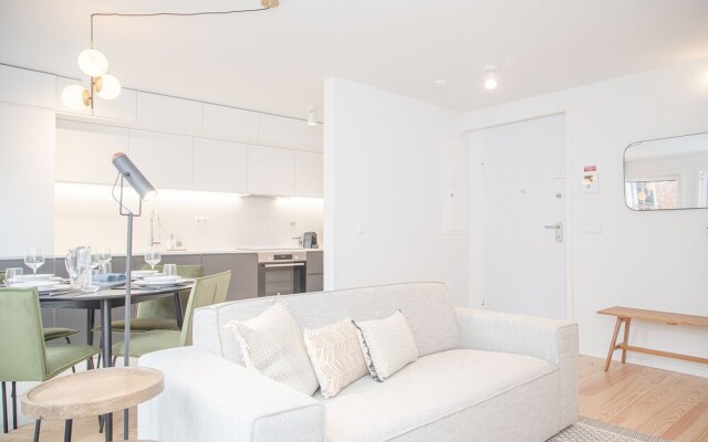 Liiiving - Modern & Glam Apartment M