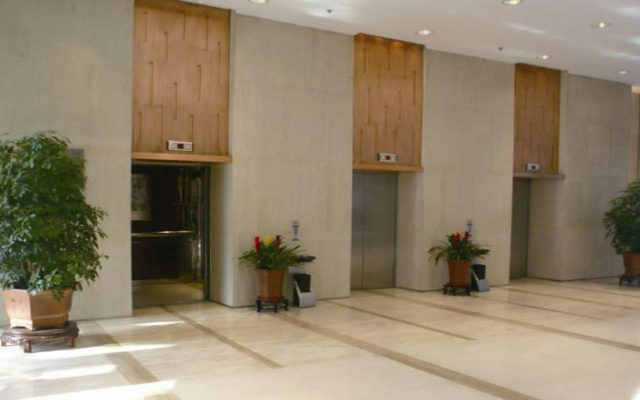 Tianjin Binhai Rezen Hotel
