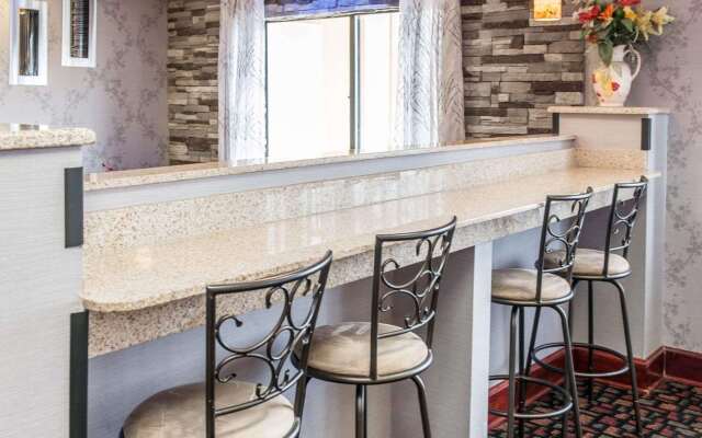 Quality Inn & Suites South Bend Airport