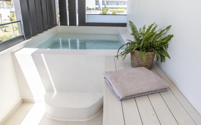 Almiros Sand Apartments