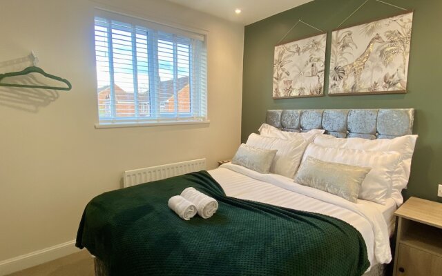 Beautiful 3-bed House in Bedford