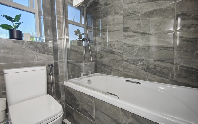 Tyburn Home, Birmingham With Free Parking