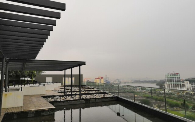 Univ 360 Cozy Apartment with Pool View