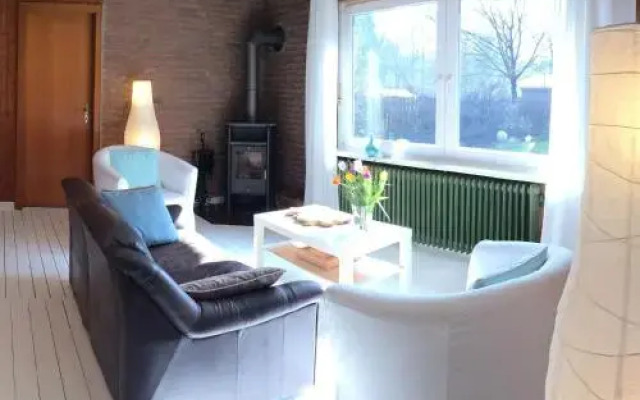 Restful Chalet in Winsen with Garden near Water Sports