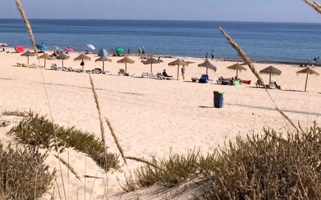 Yellow Praia Monte Gordo