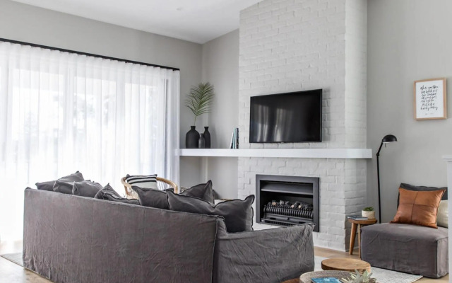 THE CONDO AT GERROA Gerroa 4pm Check Out Sundays