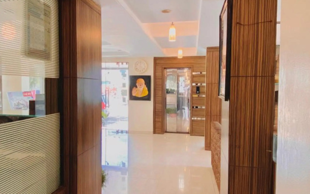 Hotel Sai Gurusthan