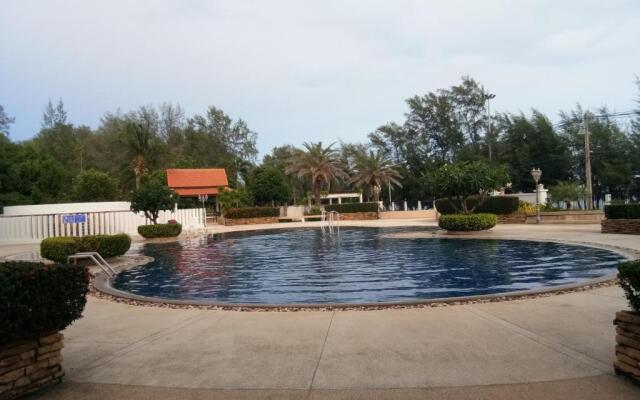 Seaview Condominium B15