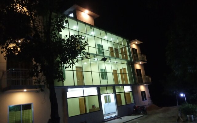 Hill Crown Hotel & Resort