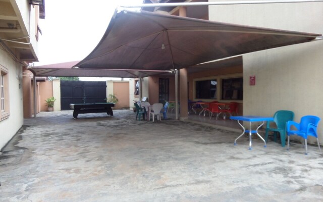 Bakis Continental Hotel
