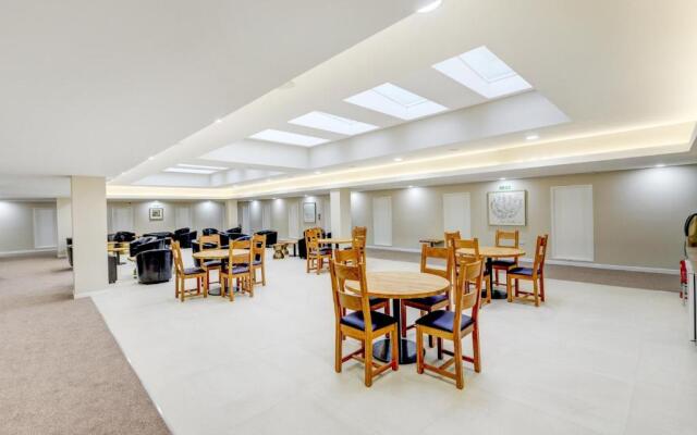 OYO Plymouth Central Hotel