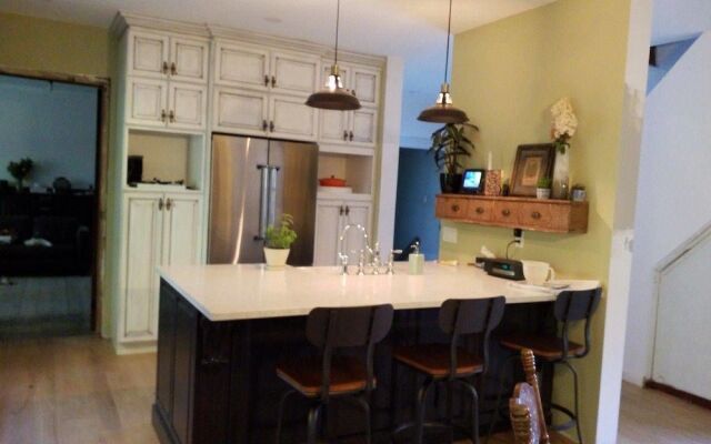 Maplehurst Manor B&B