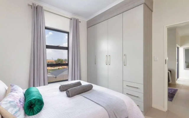 Alimama Spaces: The Manson's 8 On New