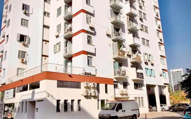 Newly Renovated Super-Chic Apartment