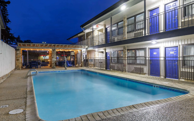 Motel 6 Boerne, TX