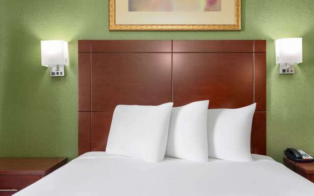 Travelodge Suites by Wyndham Lake Okeechobee