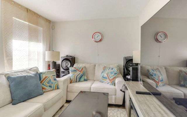 Spacious Home < 3 Mi to Hampton Coliseum!