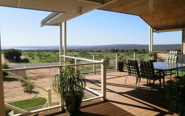 The Two Tin Cow B&B – Balcony – Kalbarri