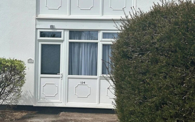 Charming 2 Storey Holiday Villa in Dawlish Warren