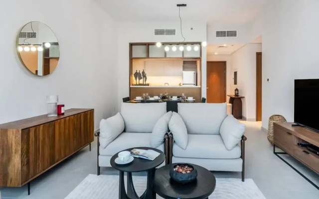 Bright 2BR in top Creek Rise Tower