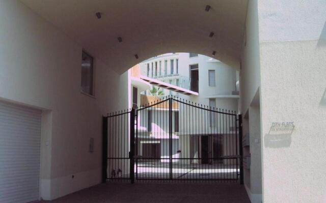 3b Pool Penthouse private hot tub - Larnaca center