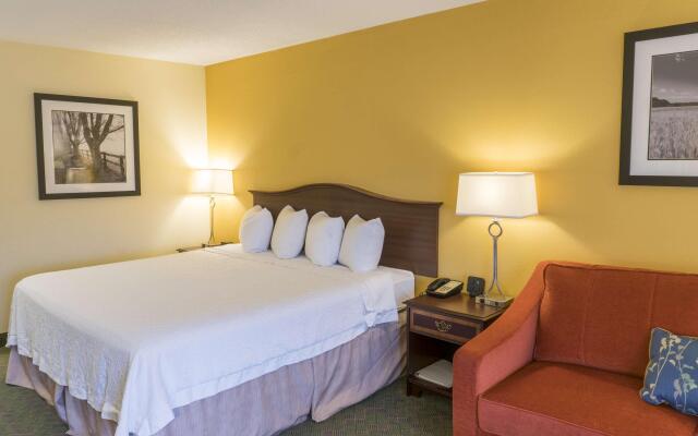 Hampton Inn New Philadelphia