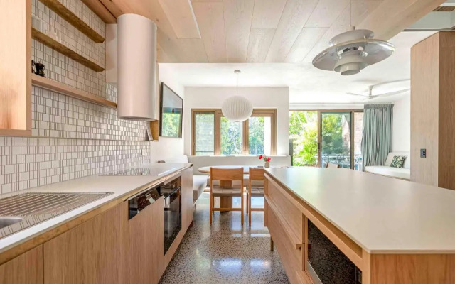 Glen Eden Beach Resort