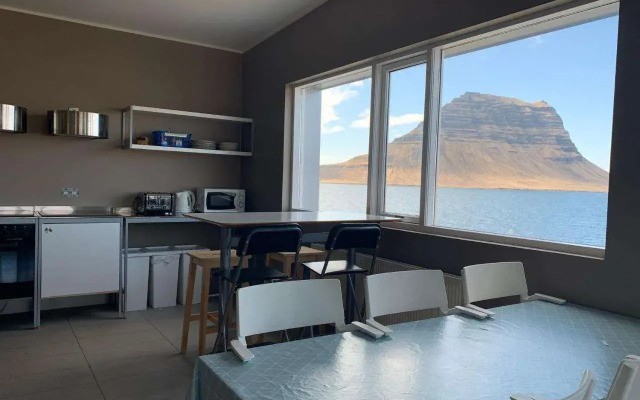 Stoð Guesthouse and apartments