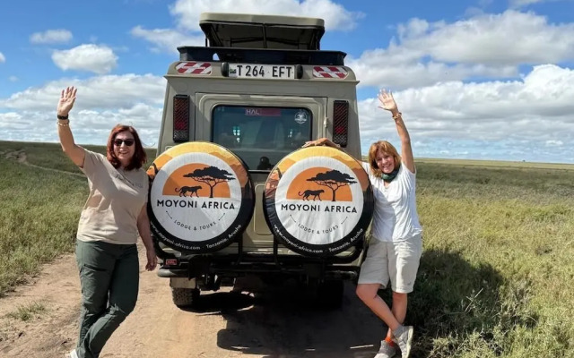 Moyoni Africa Lodge & Tours