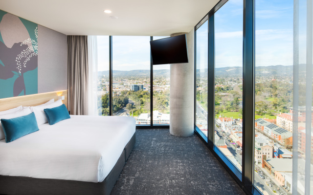 Crowne Plaza Adelaide by IHG