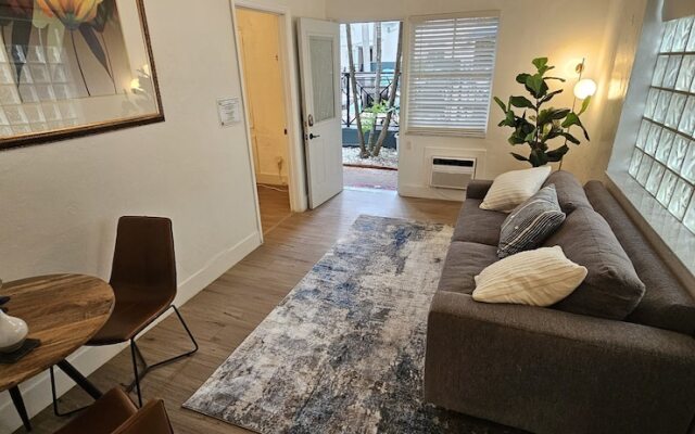 Sirena Azul SoBe Suite 2