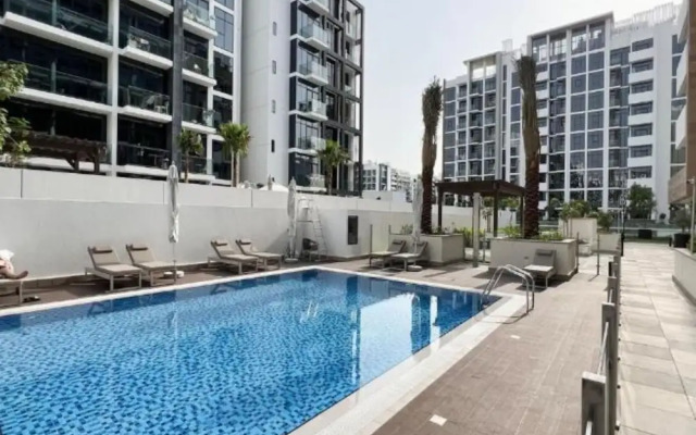 Luxurious 1BR Living in Azizi Riviera 39